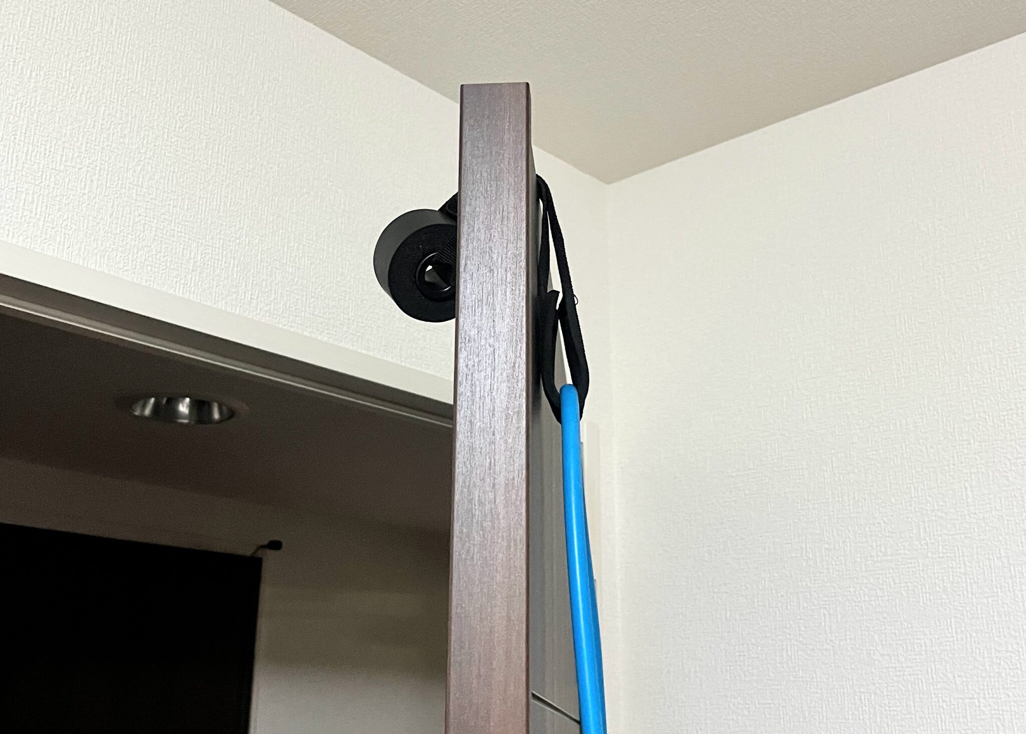 ケーブルクロスオーバーは自宅でも出来ます！チューブで代用して新たな刺激を！ 自宅筋ム